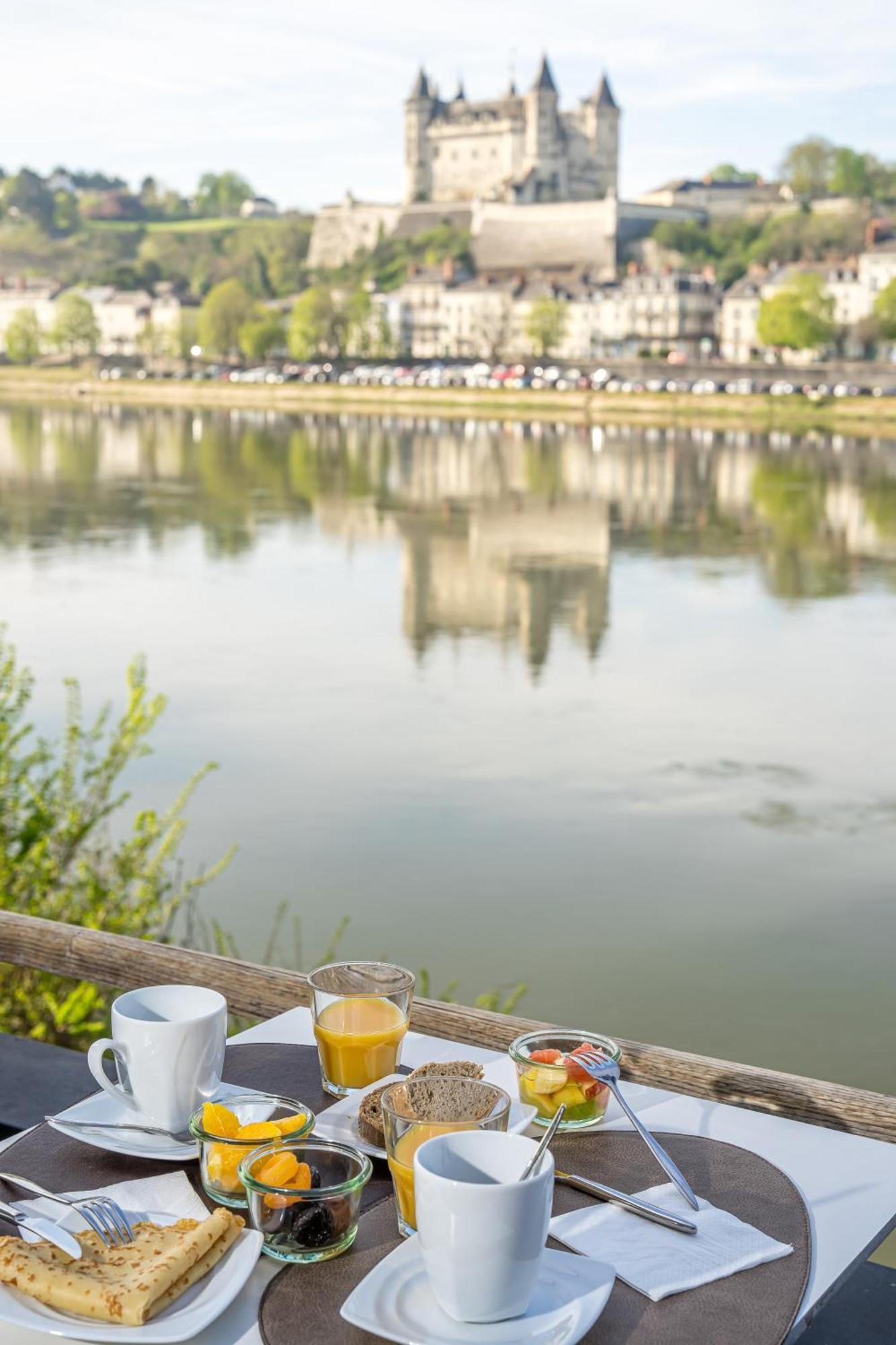 Mercure Bords De Loire Saumur Exterior foto