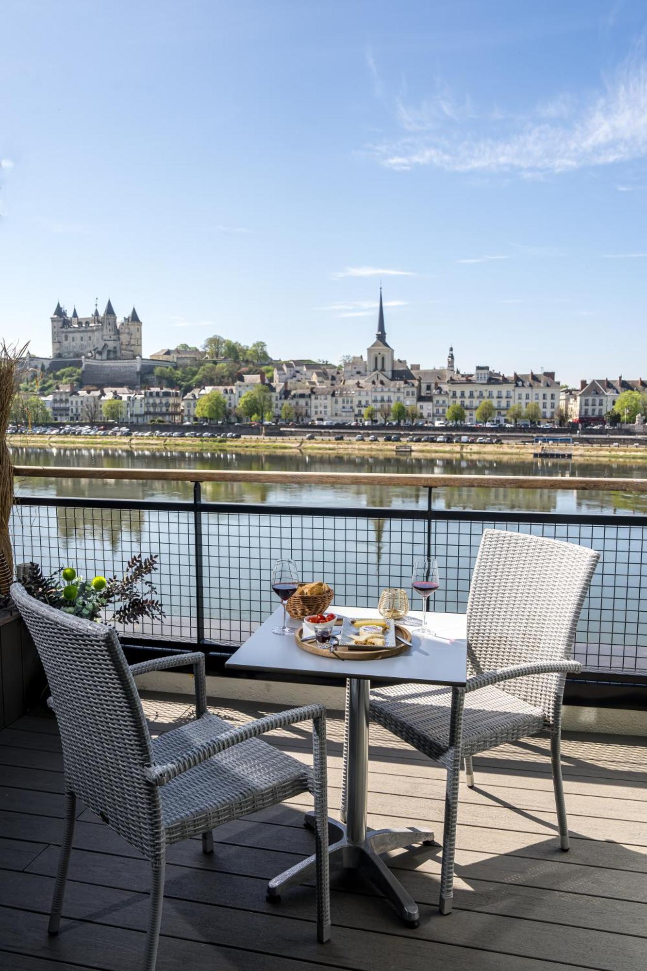 Mercure Bords De Loire Saumur Exterior foto